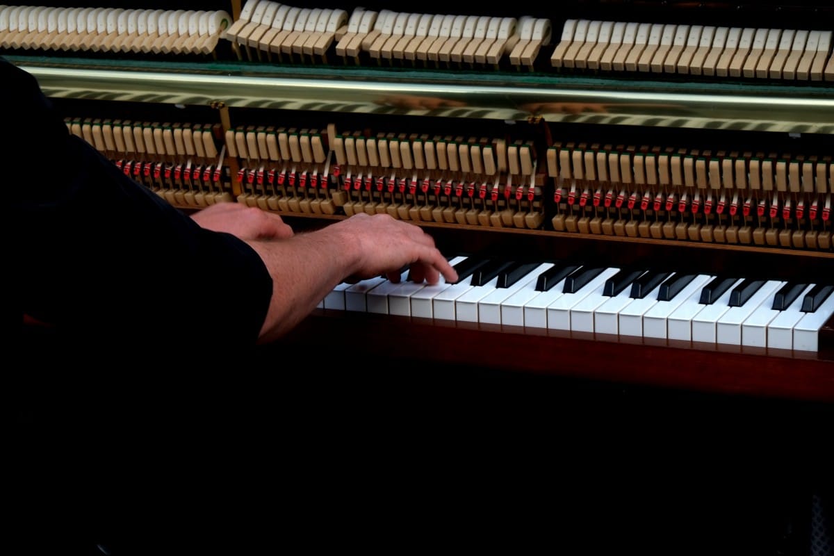 Illuminations of the Past, Innovations of the Future: Piano Playing and Building in the Twenty-first Century